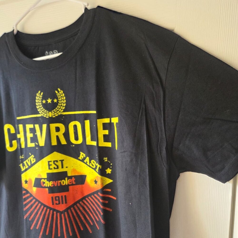 Tee Luv Men's Chevrolet Tshirt "Live Fast" S, M, L, XL Vintage Cars Motorsports